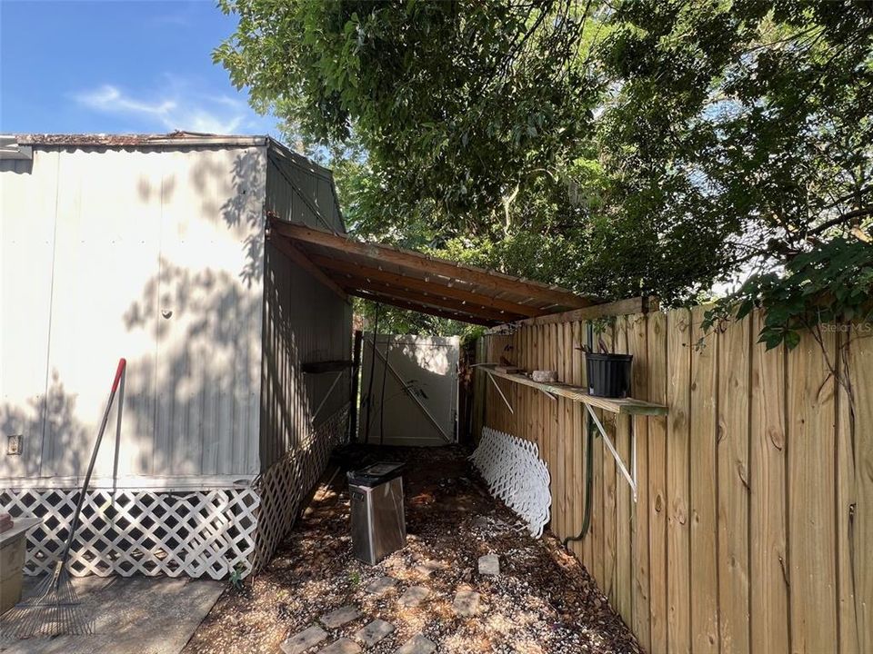 For Rent: $1,195 (2 beds, 1 baths, 700 Square Feet)