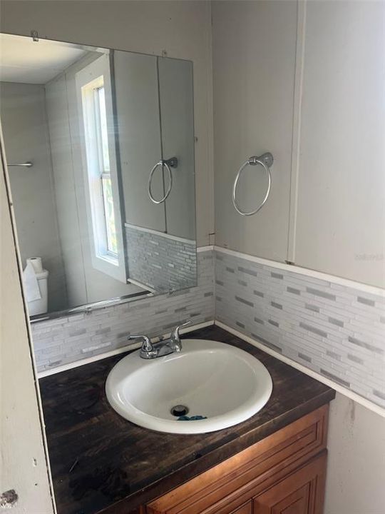 For Rent: $1,195 (2 beds, 1 baths, 700 Square Feet)