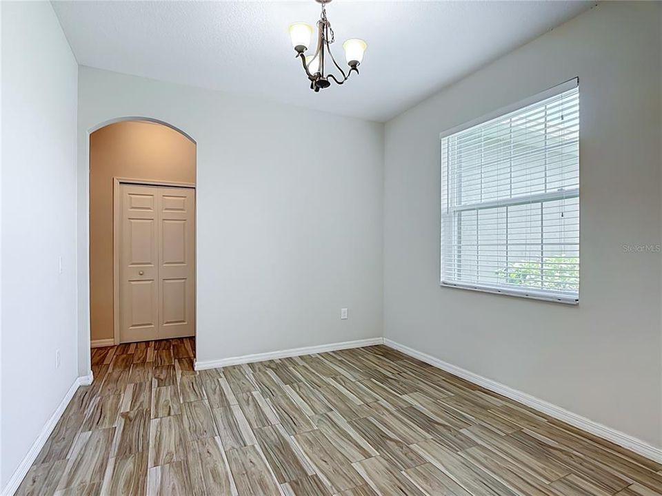 For Rent: $2,300 (3 beds, 2 baths, 1712 Square Feet)