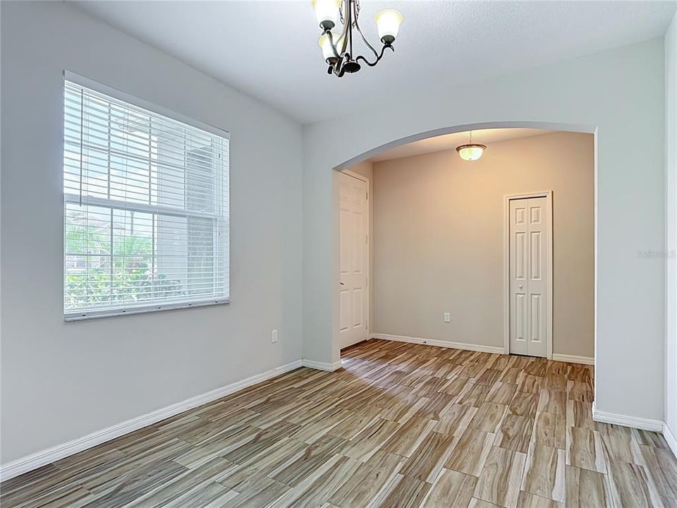 For Rent: $2,300 (3 beds, 2 baths, 1712 Square Feet)