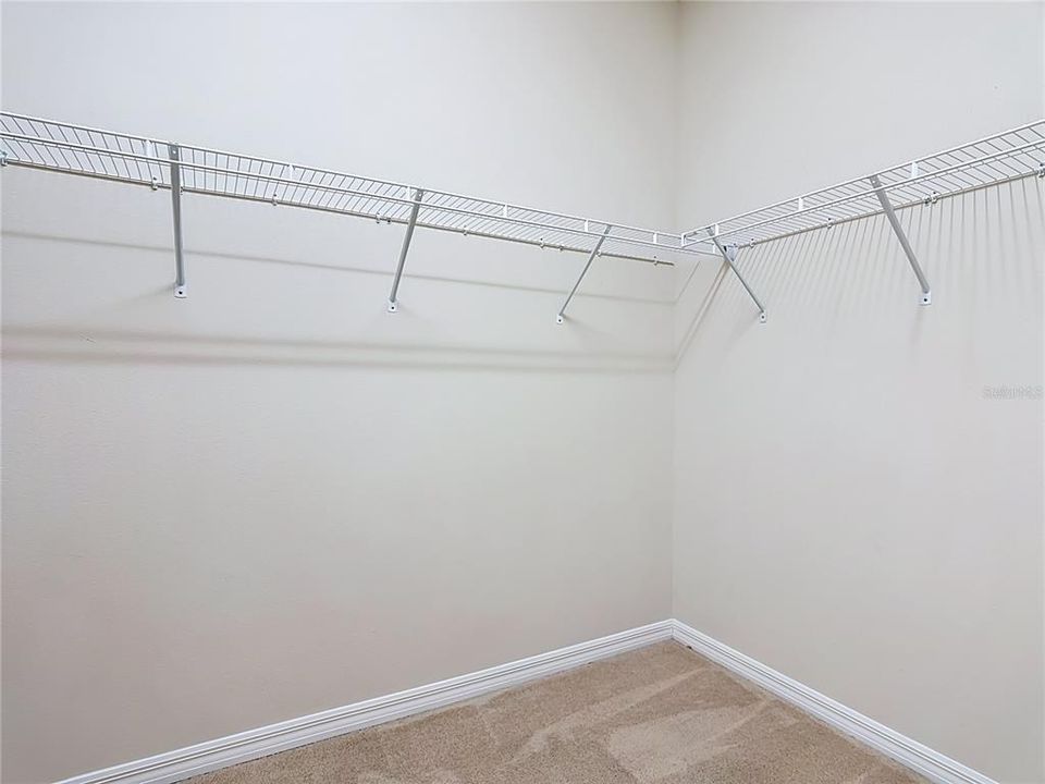 For Rent: $2,300 (3 beds, 2 baths, 1712 Square Feet)