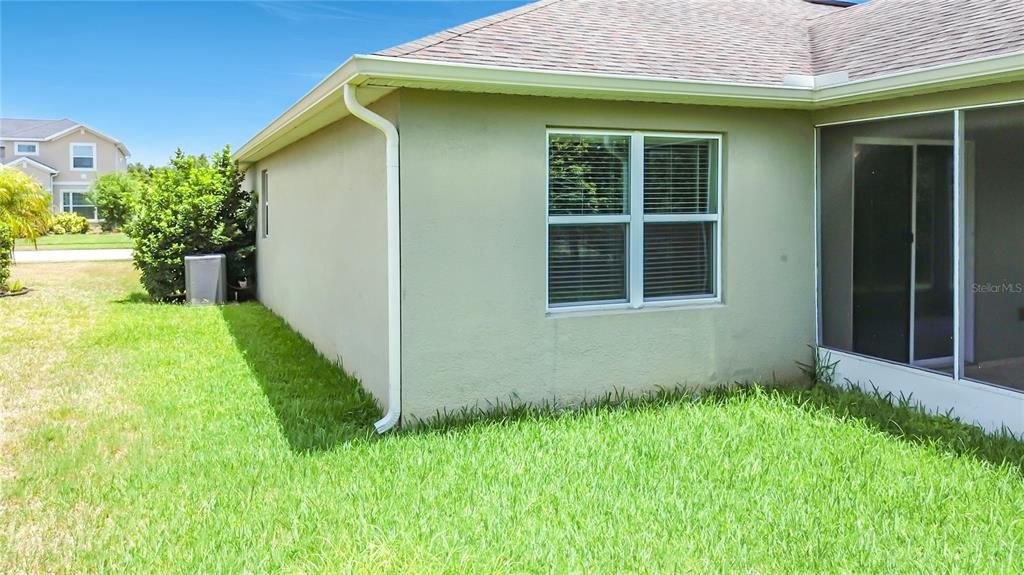 For Rent: $2,300 (3 beds, 2 baths, 1712 Square Feet)