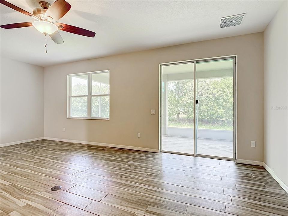 For Rent: $2,300 (3 beds, 2 baths, 1712 Square Feet)