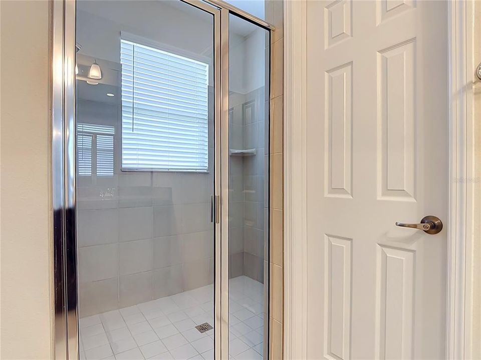For Rent: $2,300 (3 beds, 2 baths, 1712 Square Feet)