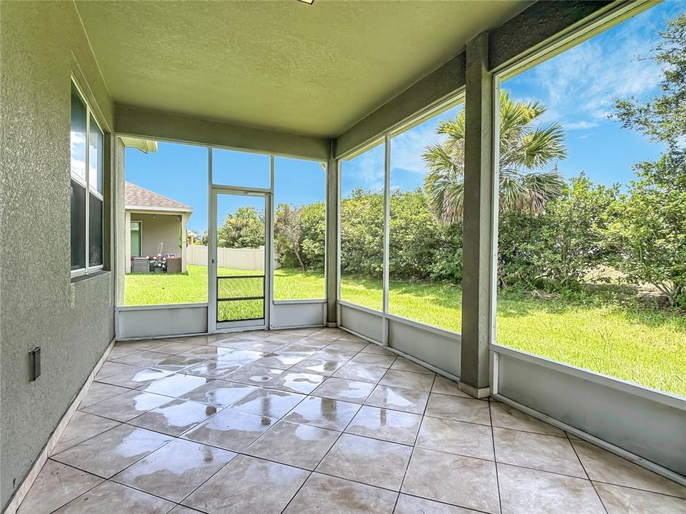 For Rent: $2,300 (3 beds, 2 baths, 1712 Square Feet)