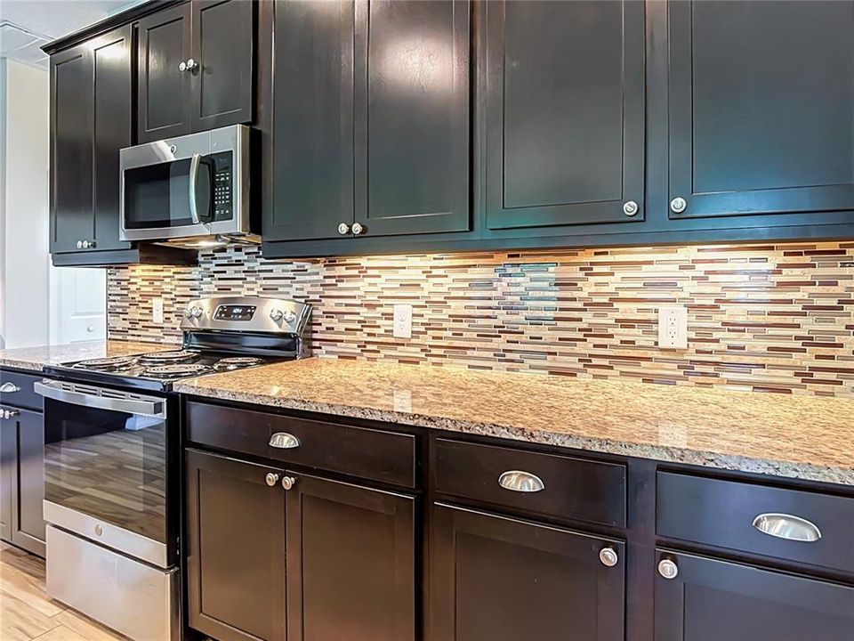 For Rent: $2,300 (3 beds, 2 baths, 1712 Square Feet)