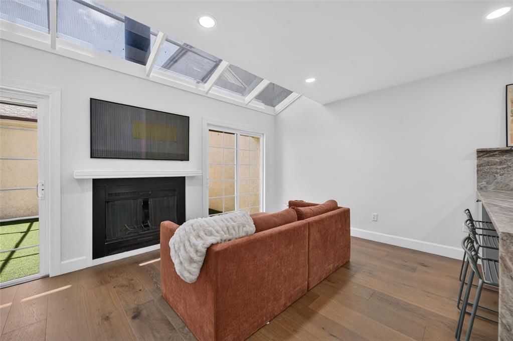 For Sale: $575,000 (2 beds, 2 baths, 1556 Square Feet)