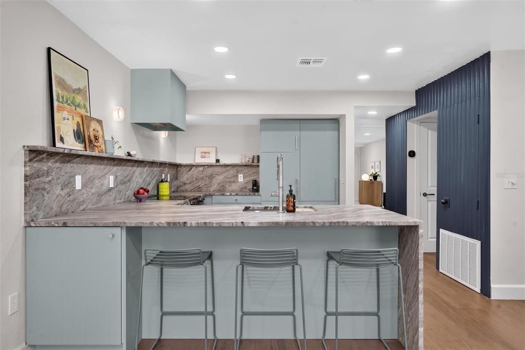 For Sale: $575,000 (2 beds, 2 baths, 1556 Square Feet)