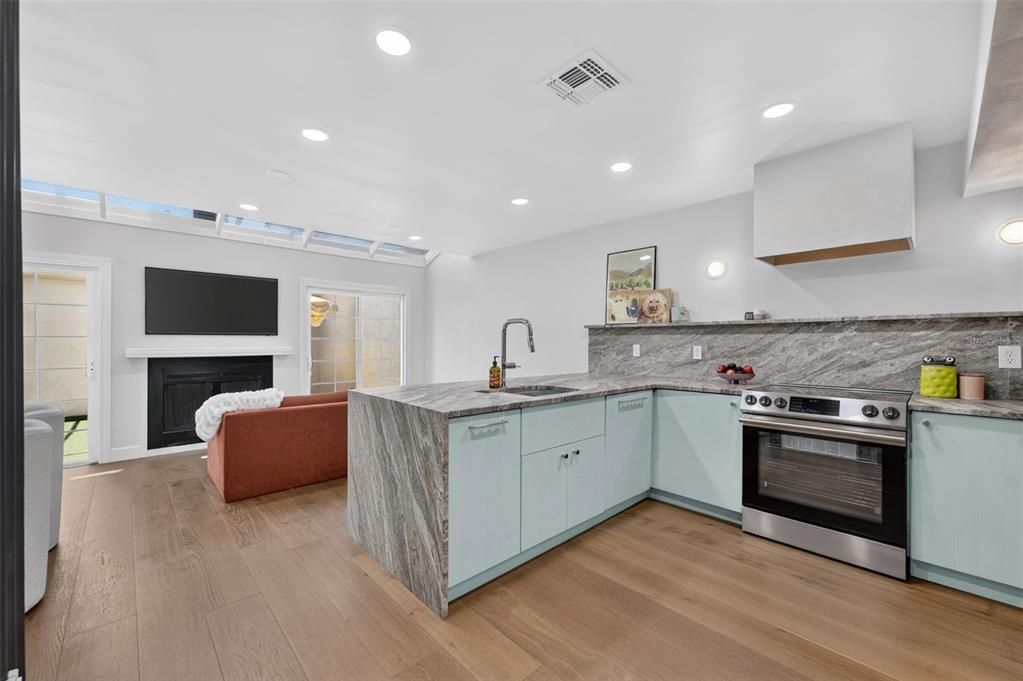For Sale: $575,000 (2 beds, 2 baths, 1556 Square Feet)