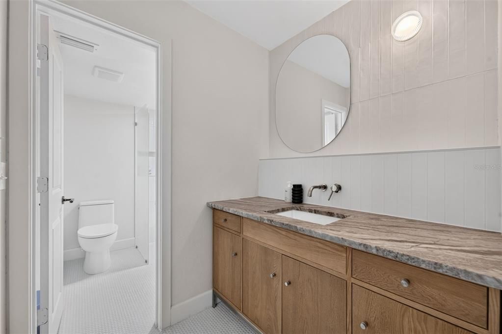 For Sale: $575,000 (2 beds, 2 baths, 1556 Square Feet)