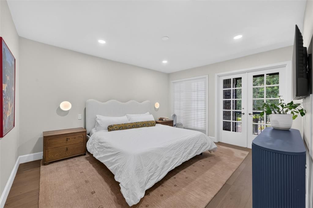 For Sale: $575,000 (2 beds, 2 baths, 1556 Square Feet)