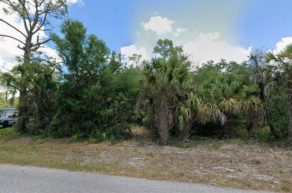 На продажу: $18,000 (0.23 acres)