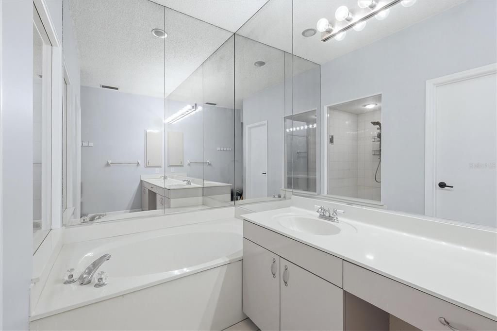 For Sale: $459,000 (2 beds, 2 baths, 1755 Square Feet)