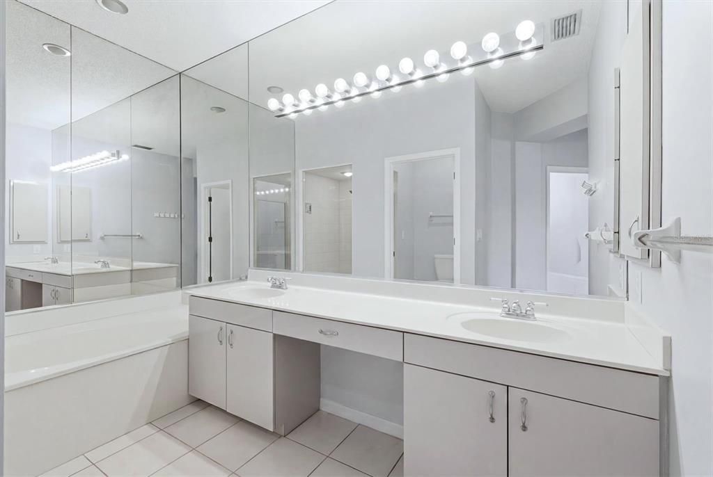 For Sale: $459,000 (2 beds, 2 baths, 1755 Square Feet)