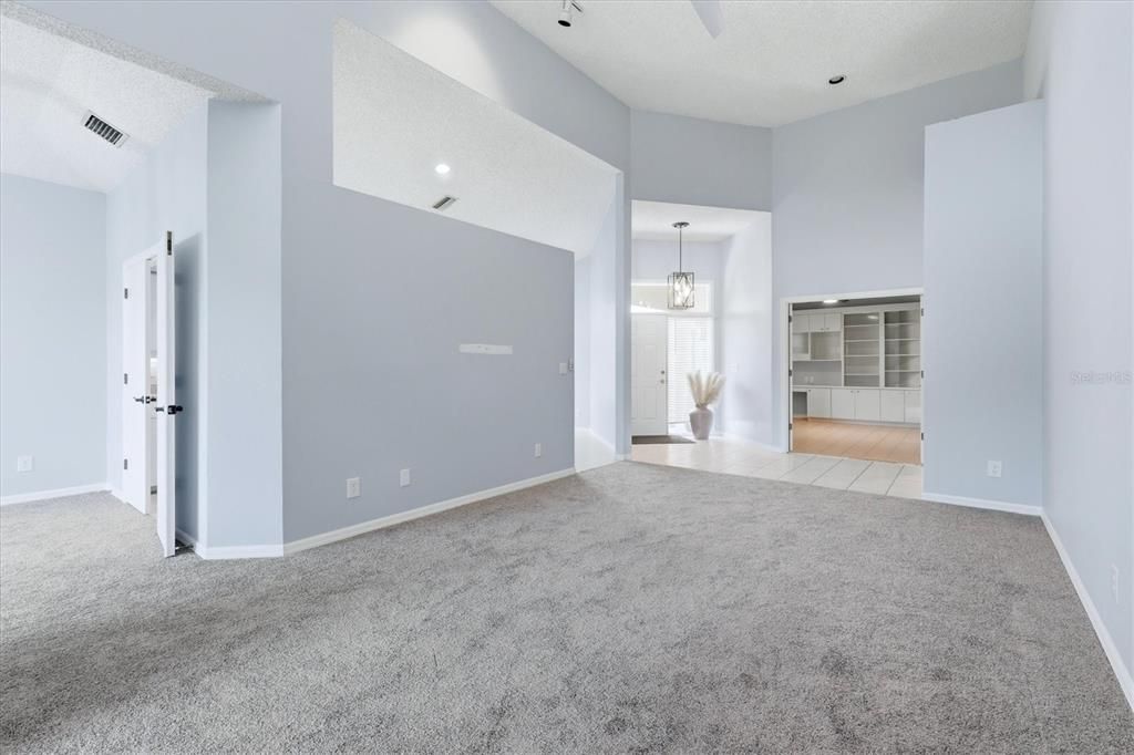 For Sale: $459,000 (2 beds, 2 baths, 1755 Square Feet)