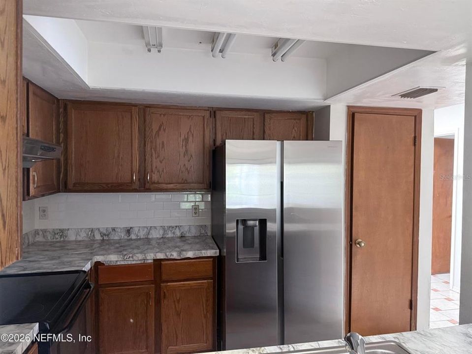 На продажу: $229,500 (3 спален, 2 ванн, 1199 Квадратных фут)