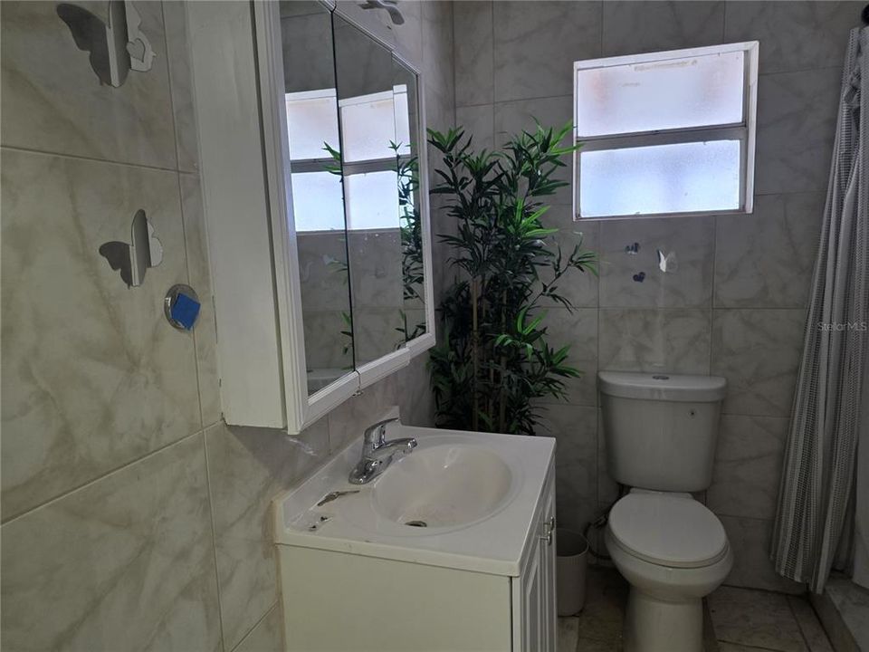 For Rent: $998 (1 beds, 1 baths, 100 Square Feet)