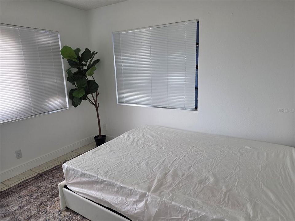 For Rent: $998 (1 beds, 1 baths, 100 Square Feet)