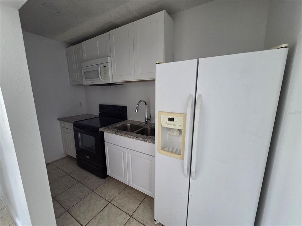 For Rent: $998 (1 beds, 1 baths, 100 Square Feet)