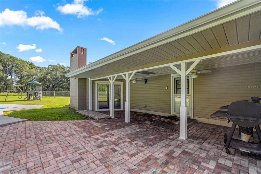 En Venta: $625,000 (5 camas, 3 baños, 2426 Pies cuadrados)