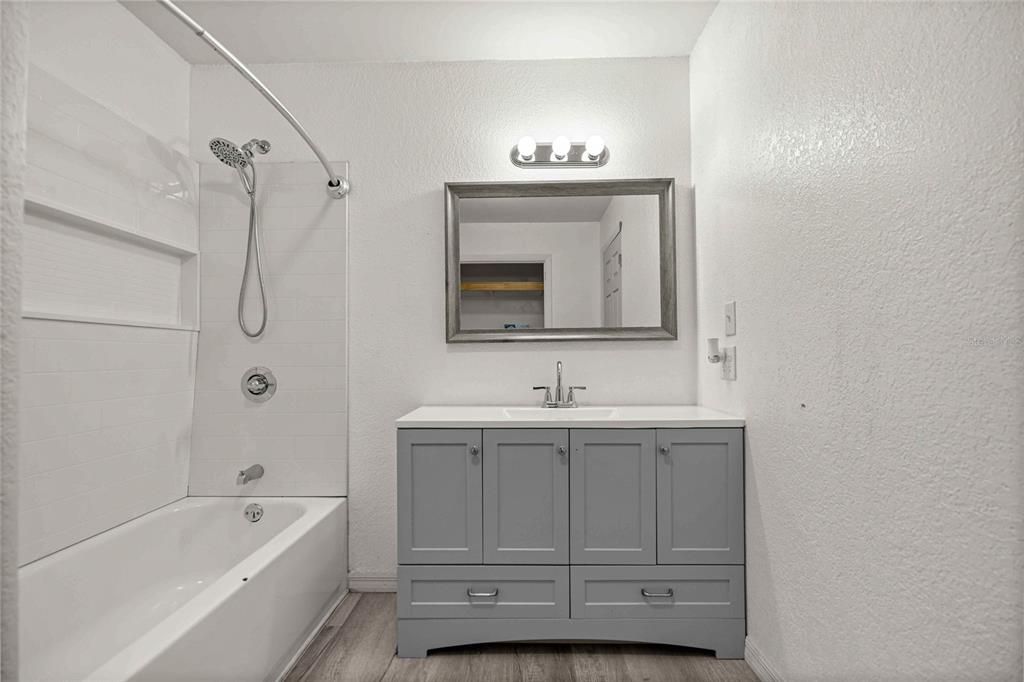 En Venta: $625,000 (5 camas, 3 baños, 2426 Pies cuadrados)