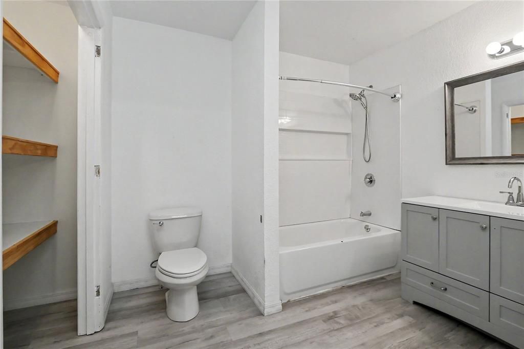 En Venta: $625,000 (5 camas, 3 baños, 2426 Pies cuadrados)