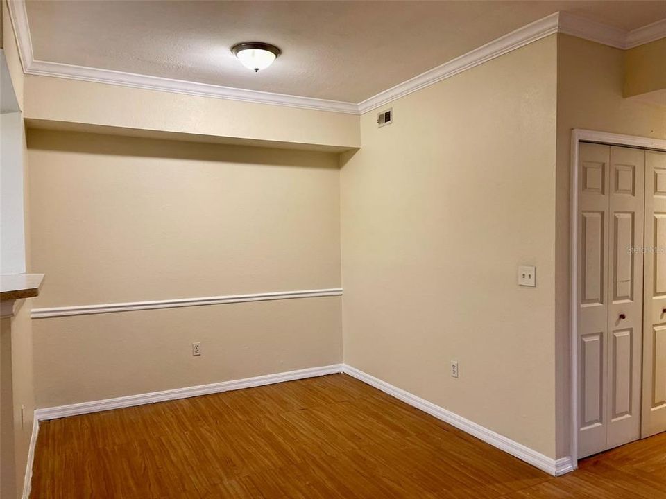 For Rent: $1,700 (3 beds, 2 baths, 1206 Square Feet)
