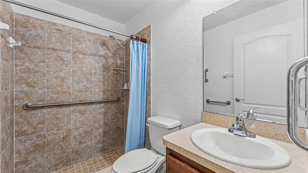 На продажу: $310,000 (3 спален, 2 ванн, 1716 Квадратных фут)