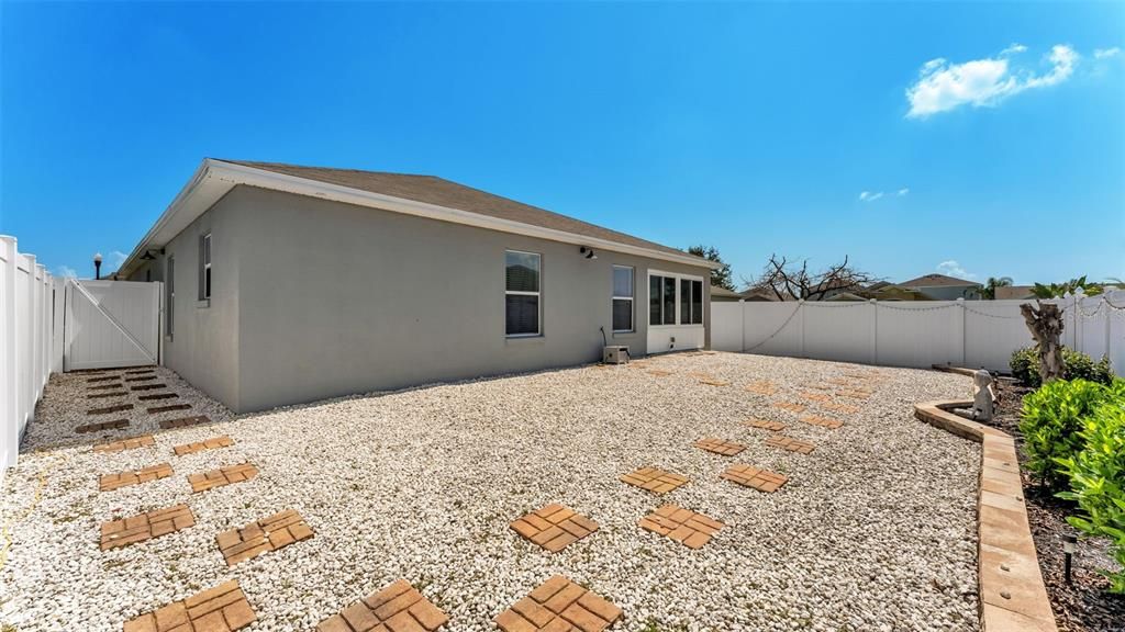 На продажу: $310,000 (3 спален, 2 ванн, 1716 Квадратных фут)