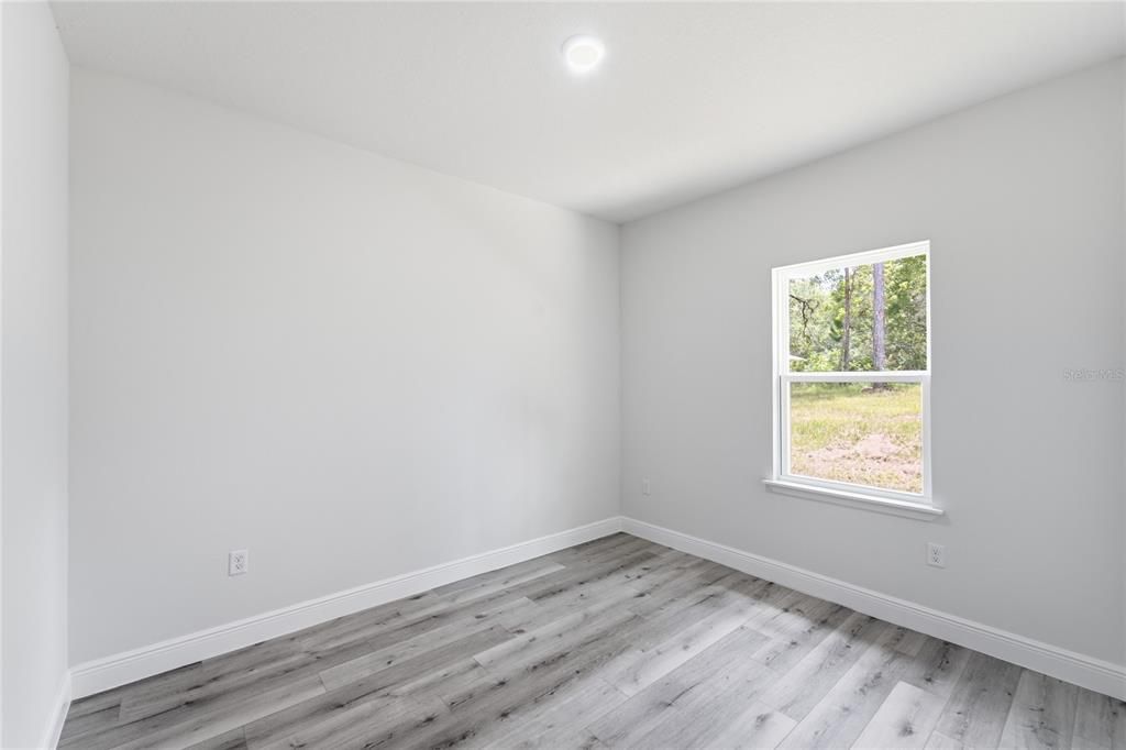 En Venta: $284,900 (4 camas, 2 baños, 1833 Pies cuadrados)