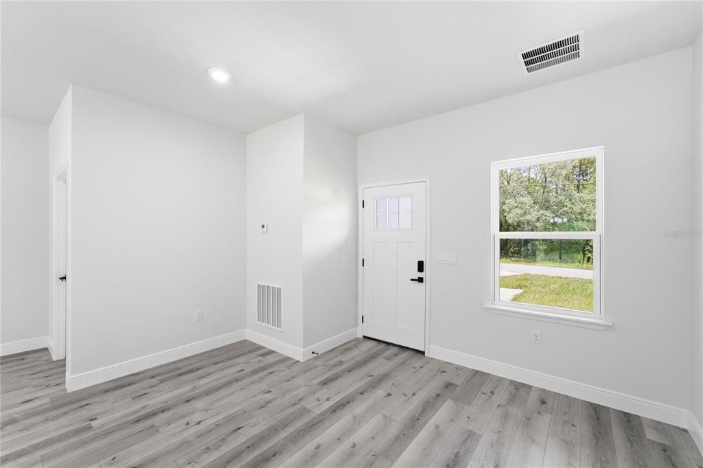 En Venta: $284,900 (4 camas, 2 baños, 1833 Pies cuadrados)