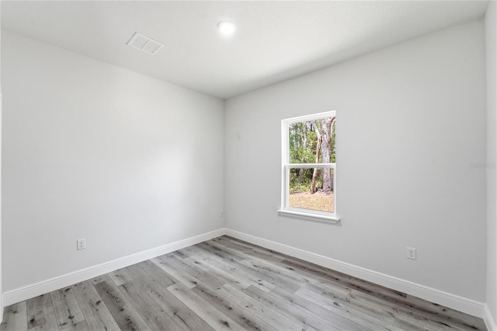En Venta: $284,900 (4 camas, 2 baños, 1833 Pies cuadrados)