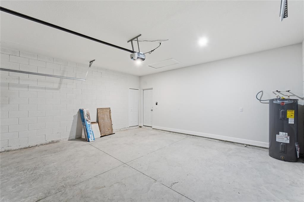 En Venta: $284,900 (4 camas, 2 baños, 1833 Pies cuadrados)