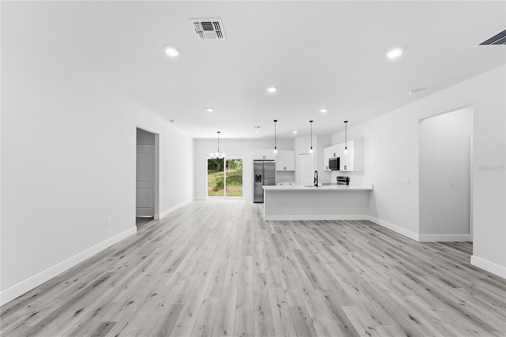 En Venta: $284,900 (4 camas, 2 baños, 1833 Pies cuadrados)