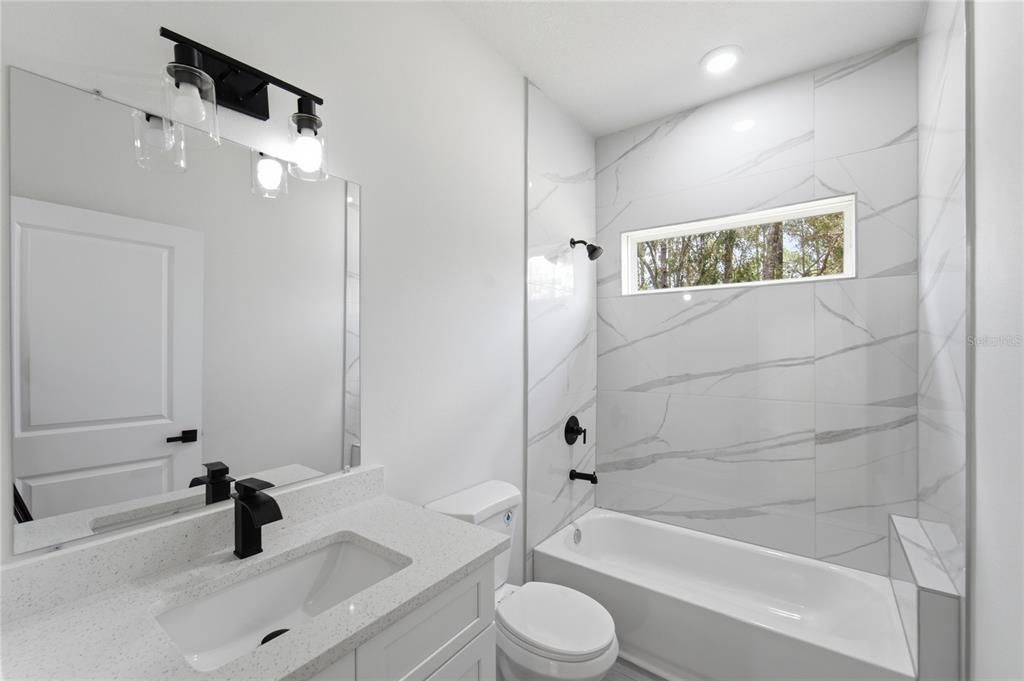 En Venta: $284,900 (4 camas, 2 baños, 1833 Pies cuadrados)