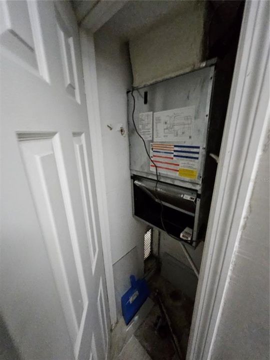 For Sale: $129,000 (1 beds, 1 baths, 780 Square Feet)