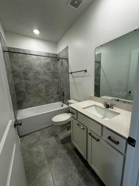 En Renta: $2,000 (3 camas, 2 baños, 1738 Pies cuadrados)