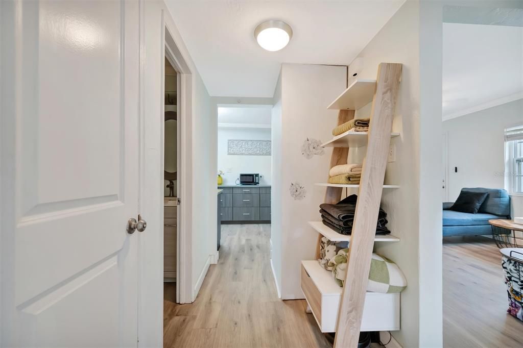 На продажу: $275,000 (2 спален, 1 ванн, 1027 Квадратных фут)