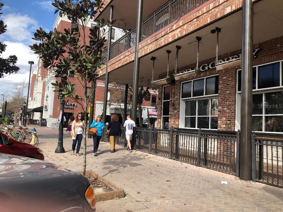 En Venta: $515,000 (4 camas, 3 baños, 2215 Pies cuadrados)