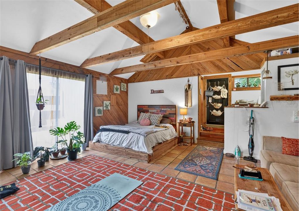 En Venta: $515,000 (4 camas, 3 baños, 2215 Pies cuadrados)