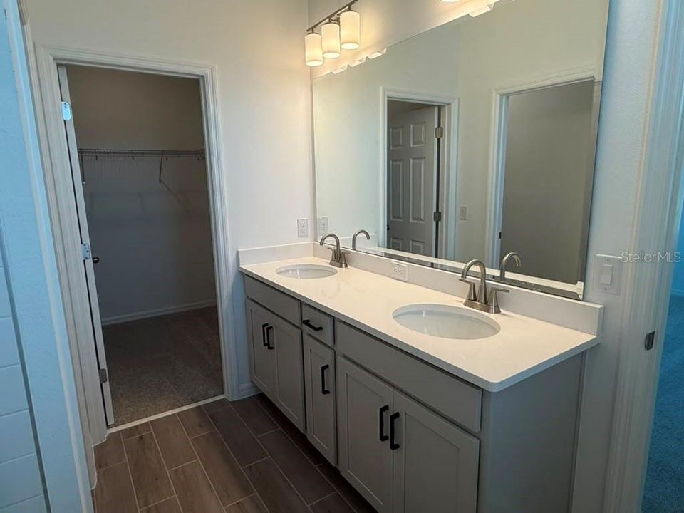 Active With Contract: $350,000 (3 beds, 2 baths, 2003 Square Feet)