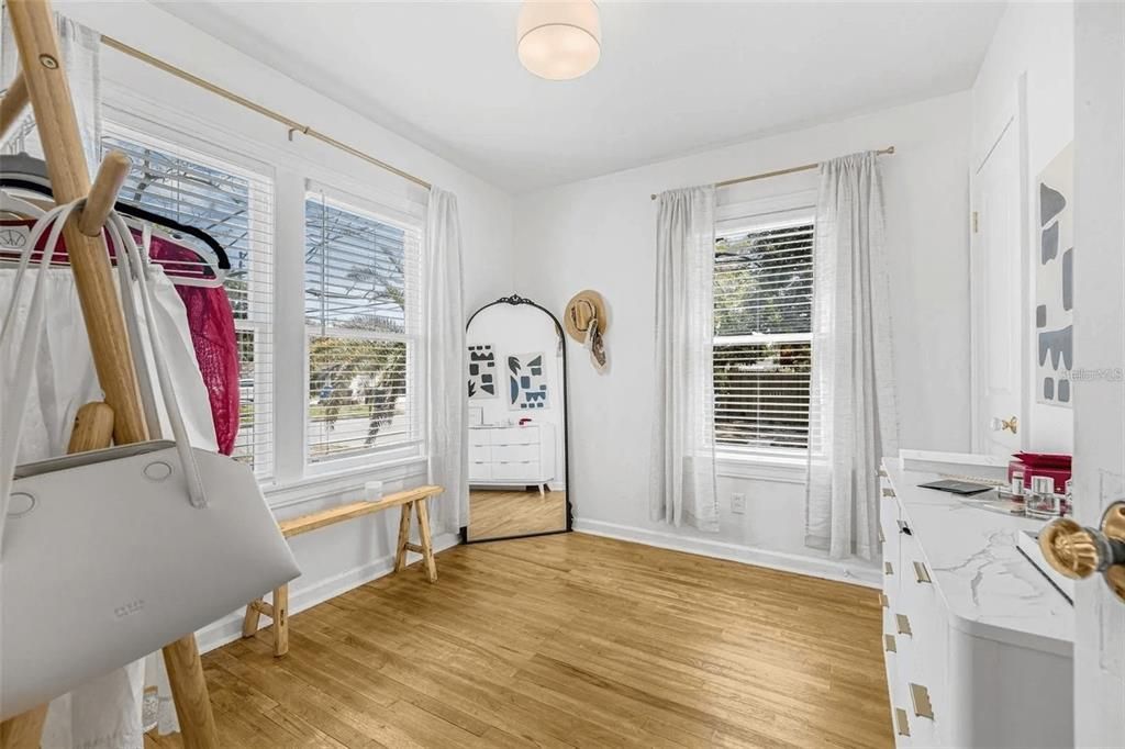 На продажу: $449,999 (3 спален, 1 ванн, 1089 Квадратных фут)