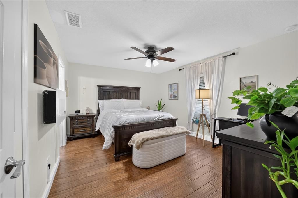 En Venta: $269,900 (3 camas, 2 baños, 1674 Pies cuadrados)