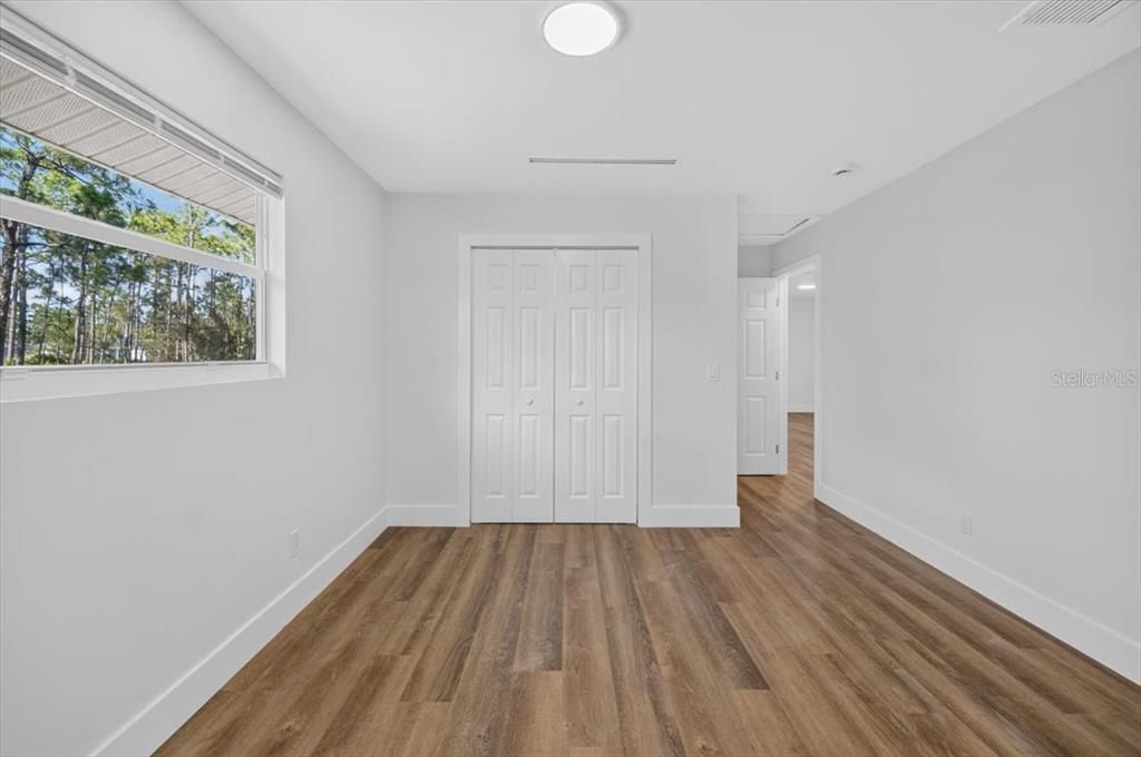 For Sale: $220,000 (2 beds, 1 baths, 816 Square Feet)