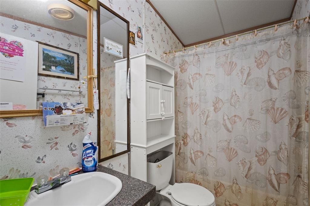 For Sale: $235,000 (3 beds, 2 baths, 1216 Square Feet)