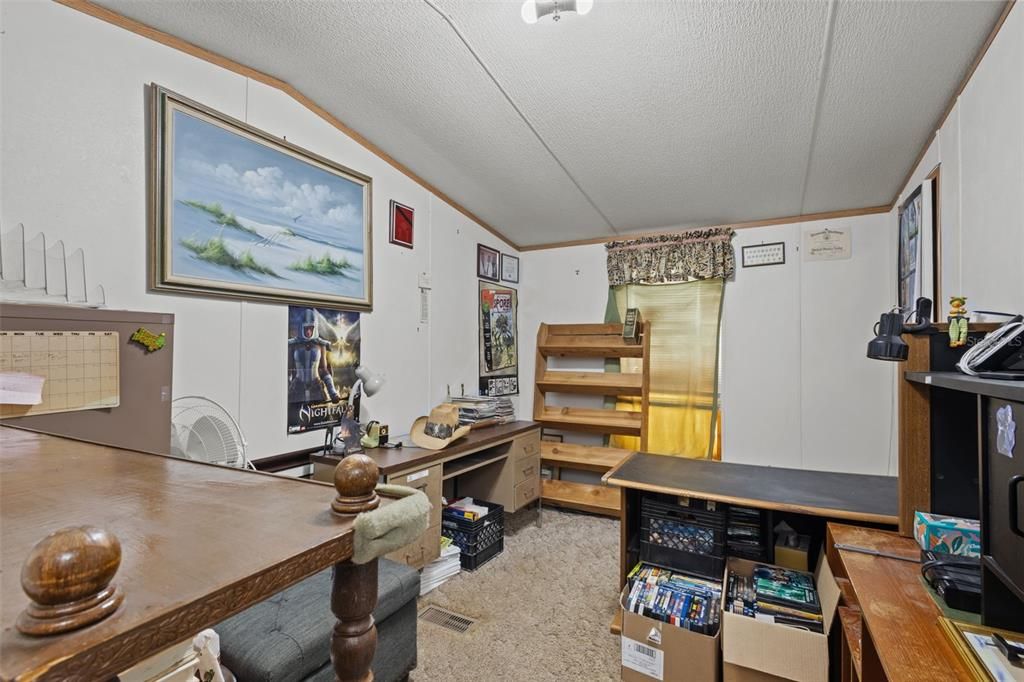 For Sale: $235,000 (3 beds, 2 baths, 1216 Square Feet)