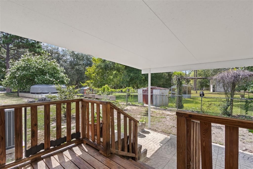 For Sale: $235,000 (3 beds, 2 baths, 1216 Square Feet)