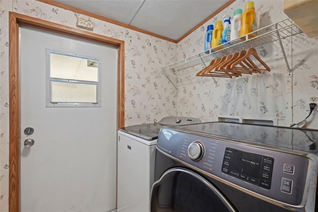 For Sale: $235,000 (3 beds, 2 baths, 1216 Square Feet)