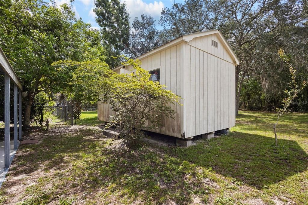 For Sale: $235,000 (3 beds, 2 baths, 1216 Square Feet)