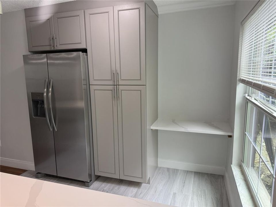 For Rent: $1,800 (2 beds, 1 baths, 949 Square Feet)